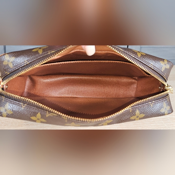 Authentic LOUIS VUITTON Monogram Compiegne 23 Crossbody Bag - Picture 6 of 10